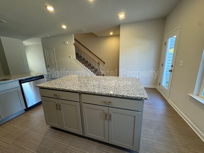 Building Photo - 1088 Chastain Dr