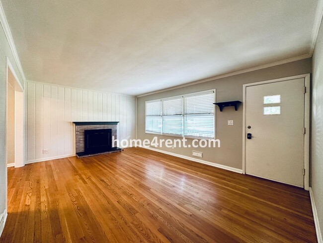 Building Photo - Gorgeous, Ranch Home in Prairie Village w/...