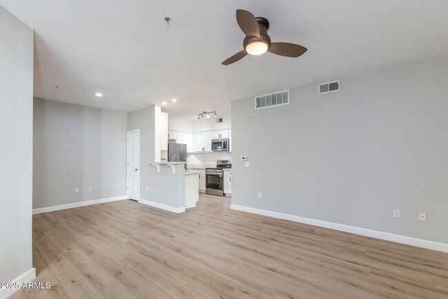 Building Photo - 1701 E Colter St