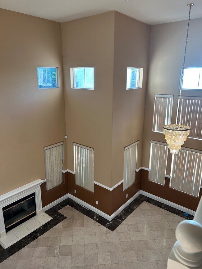 Building Photo - 8940 Deira Ln