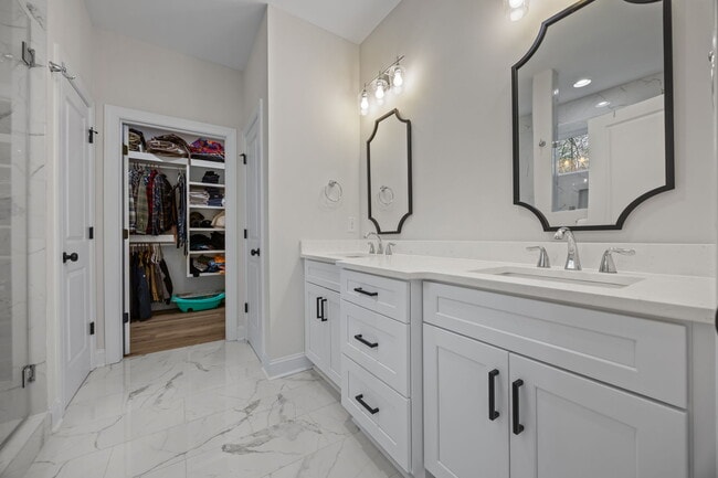 Building Photo - 346 Gun Club Dr