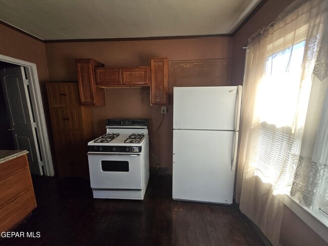 Building Photo - 3214 Douglas Ave