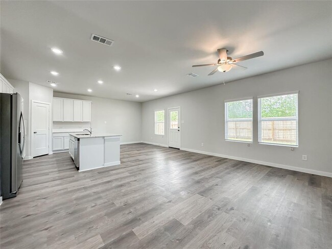 Building Photo - 7806 Alset Dr