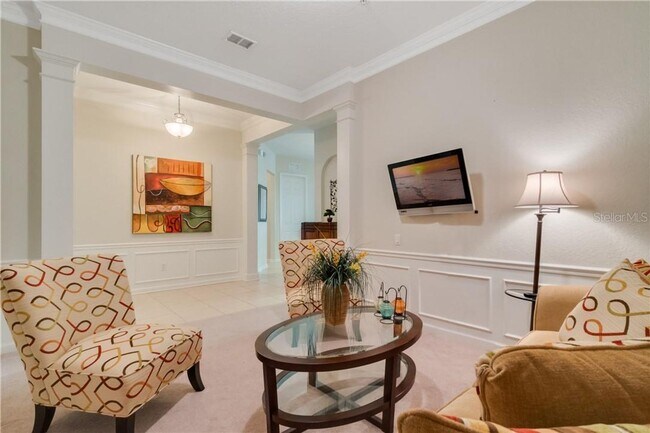 Building Photo - Beautiful WATERFRONT 3 bedrooms Condo located in MetroWest with ELEVATOR! Rare find!