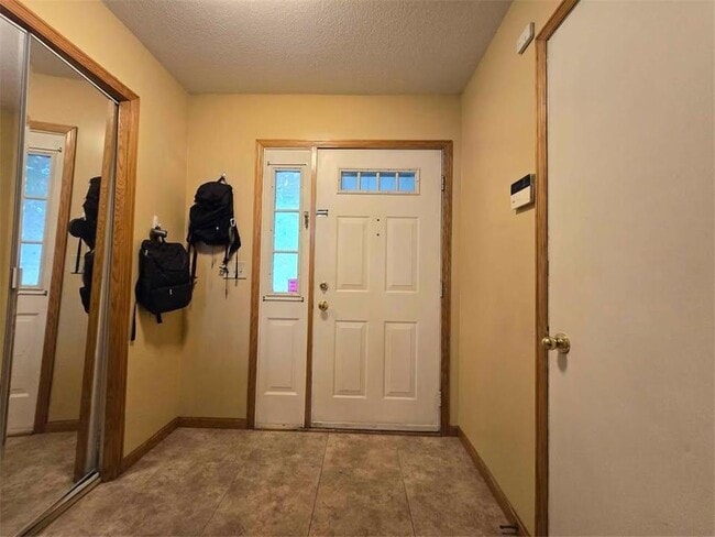 Building Photo - 161 Sunflower Ln