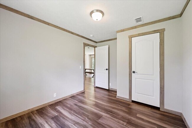 Building Photo - 13585 Mesa Dr