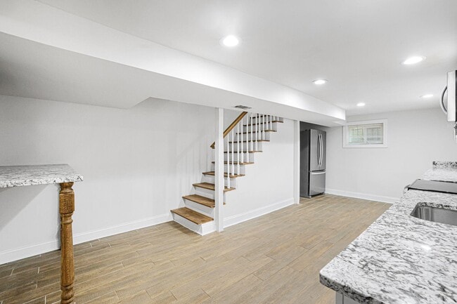 Building Photo - 3158 Westover Dr SE