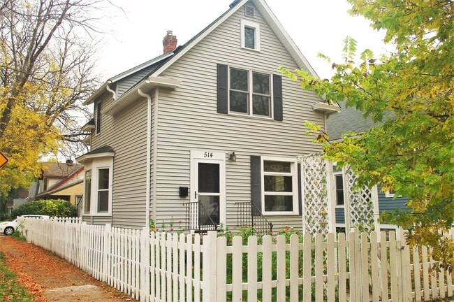 Building Photo - 514 View St