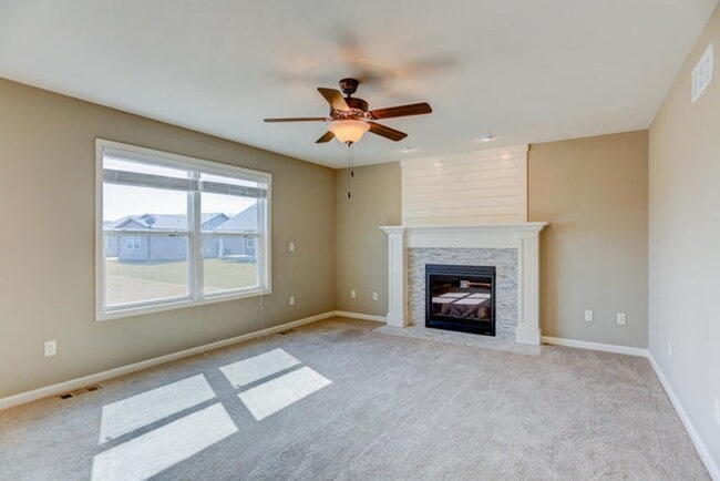 Building Photo - Beautiful 5 bed home with New Fence and Finished Basement -  Mahomet - AVAILABLE NOW