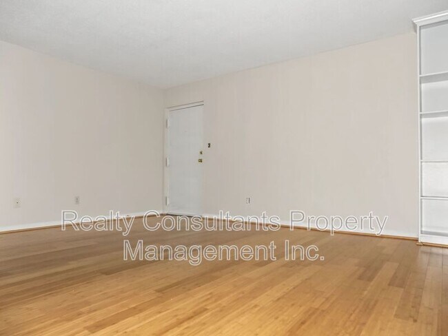 Building Photo - 4610 Lawndale Dr