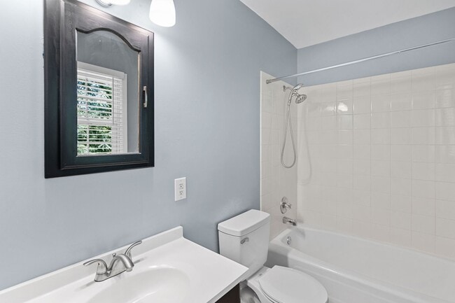 Building Photo - 4-Bed, 2-Bath Home with Fenced Yard in Win...