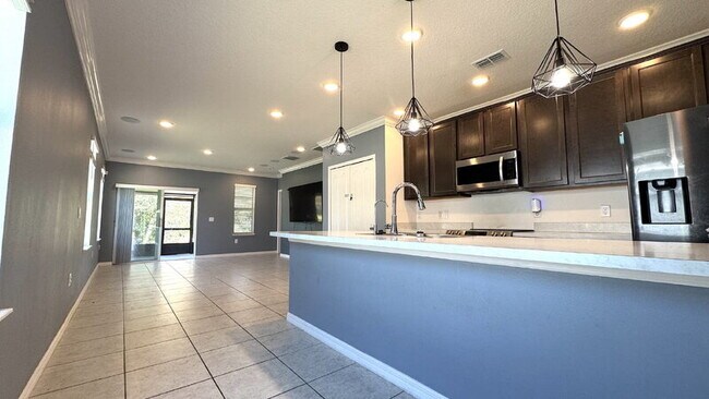 Building Photo - 2827 Westwood Ave