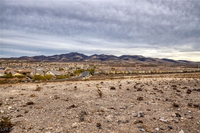 Building Photo - 2698 Frabiele St