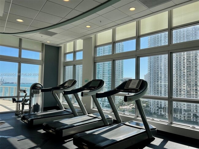 Building Photo - 300 S Biscayne Blvd