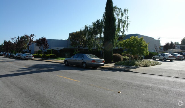 Primary Photo - Riviera Apartments East & West