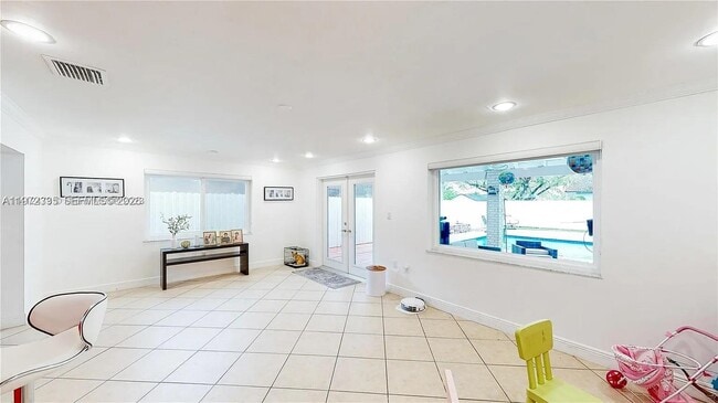 Building Photo - 13821 SW 14th St