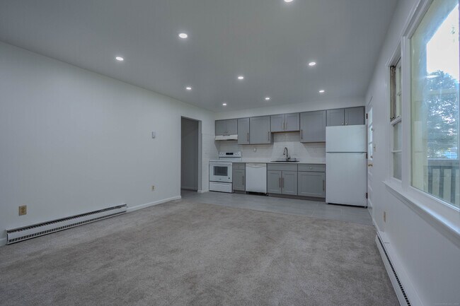 Building Photo - 16 Oenoke Pl