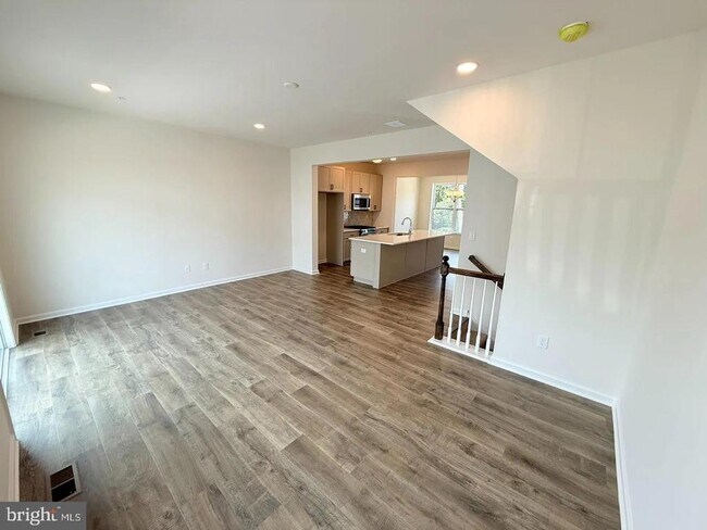Building Photo - 135 Cobblestone Dr