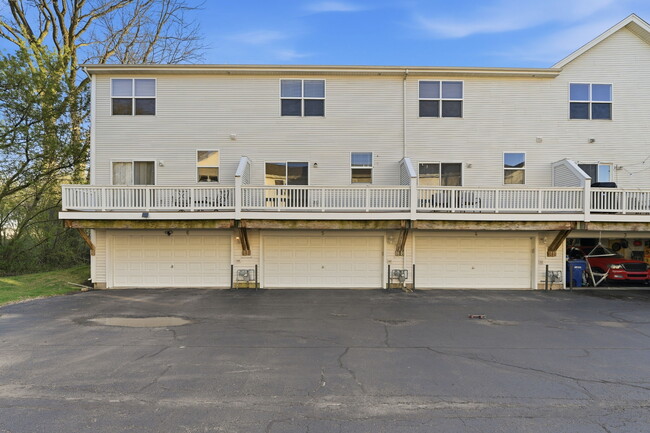 Building Photo - 1472 Cambria Dr