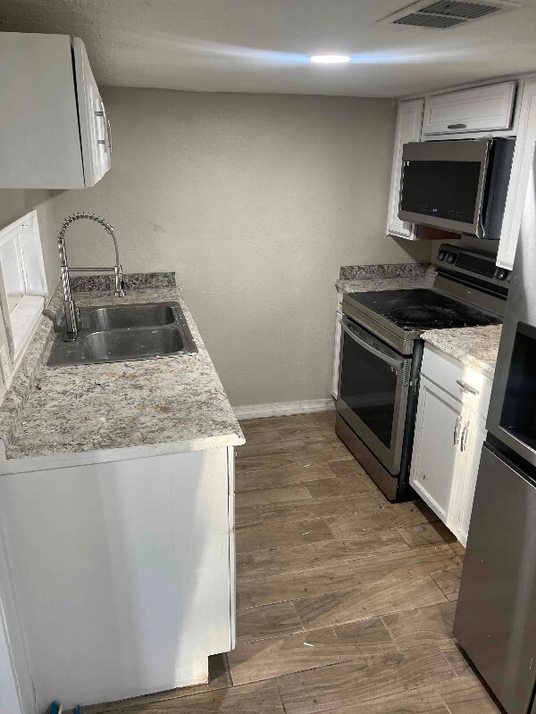 Building Photo - 4007 Bonita Rd