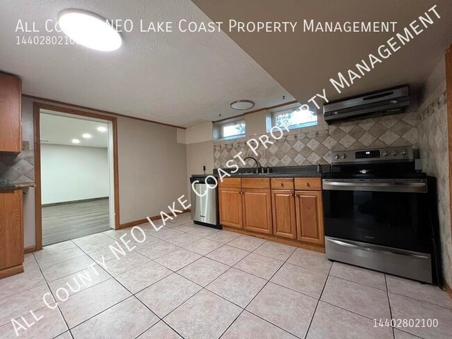 Building Photo - 9953 Shady Ln