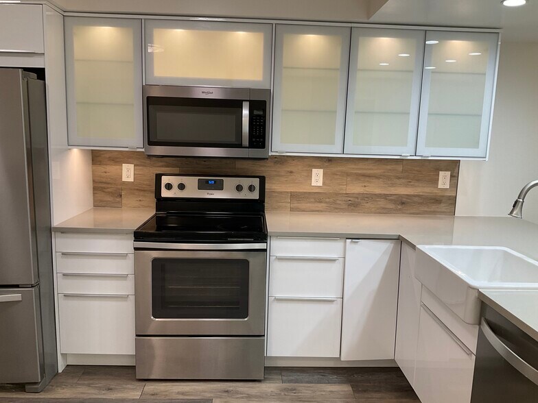 Building Photo - 2309 W Texas Ave