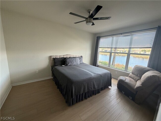 Building Photo - 10339 Whispering Palms Dr