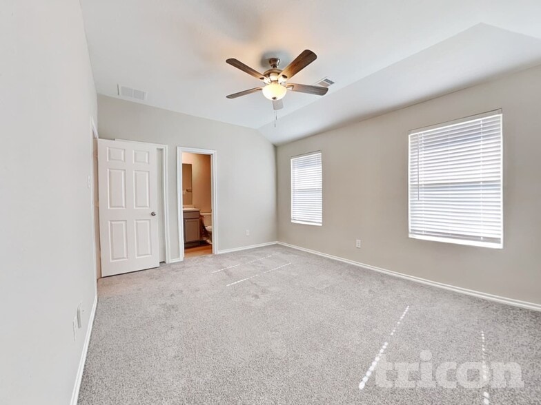 Building Photo - 11151 N Lake Mist Ln