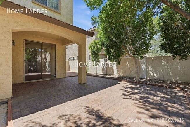 Building Photo - 4172 E Santa Fe Ln