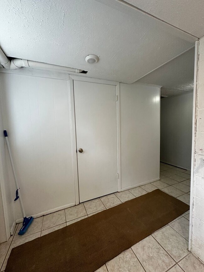 Building Photo - Partially furnished 3 bed/ 1.5 bath - Morristown, TN