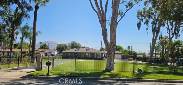 Building Photo - 3037 Valencia Ave