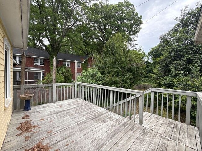 Building Photo - Elizabeth - T.R. Lawing Realty, Inc