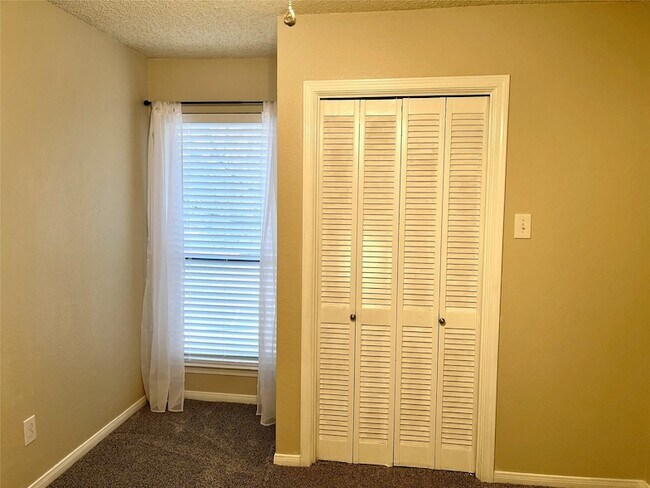 Building Photo - 1304 Harwell Dr