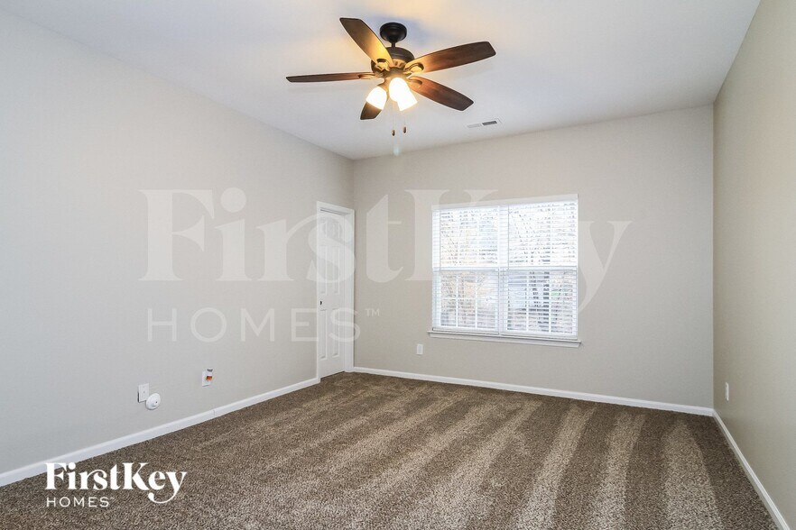 Building Photo - 4169 Shadetree Dr