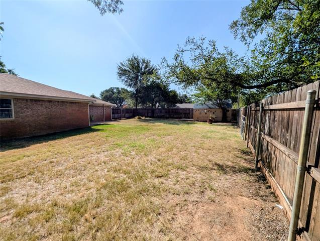 Building Photo - 2100 N Rough Creek Ct
