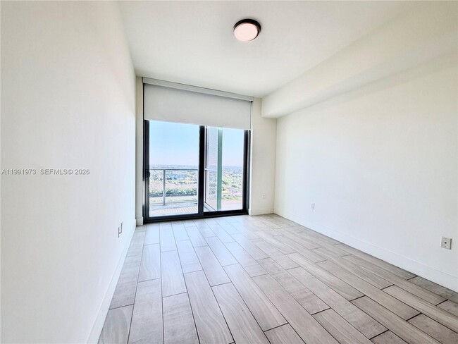 Building Photo - 2000 Metropica Wy