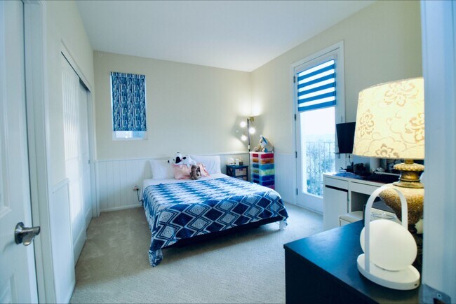 Building Photo - Former MODEL HOME | Great Location