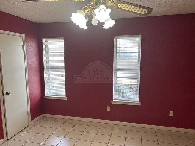 Building Photo - 2608 Jade Rd, Killeen
