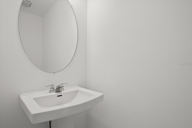 Building Photo - 8744 Daybreak St