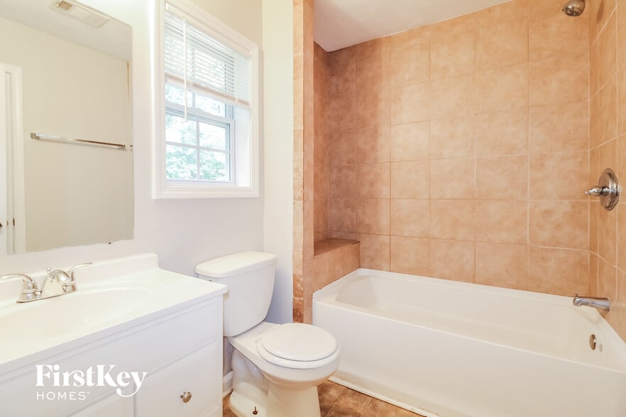 Building Photo - 3972 McGill Dr