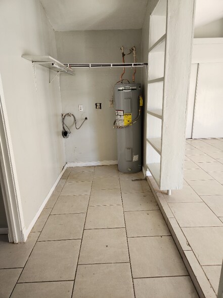 Building Photo - 2601 S Portia Ave