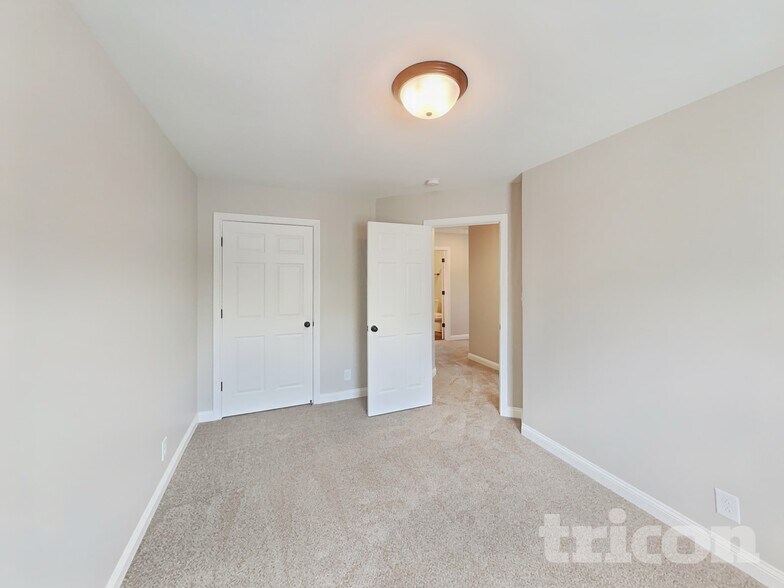 Building Photo - 129 Bonnell Dr