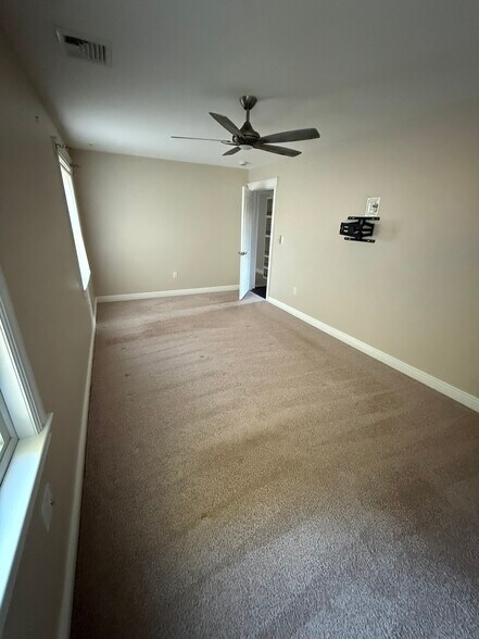 Bedroom A - 99 Roland St