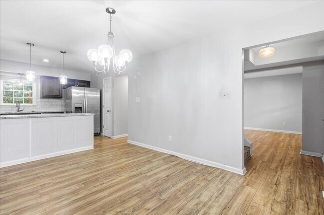 Building Photo - 208 Greenbriar Dr