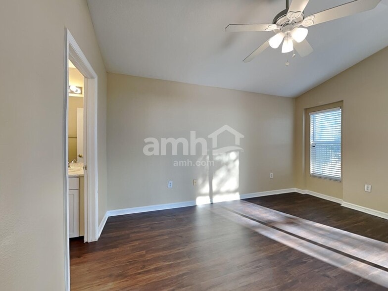 Building Photo - 12723 Lake Vista Dr