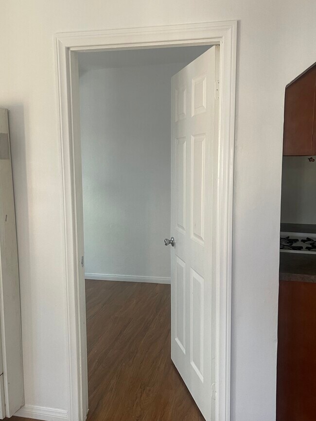 Building Photo - 1118 N Norman Ct