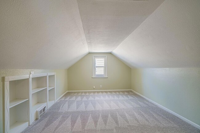 Building Photo - 837 Bidwell St