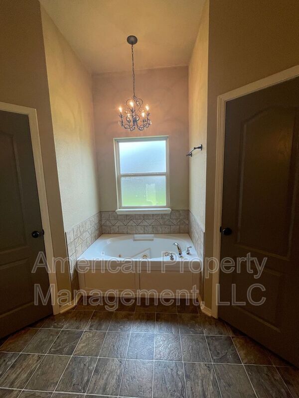 Building Photo - 15624 S Birch Ave