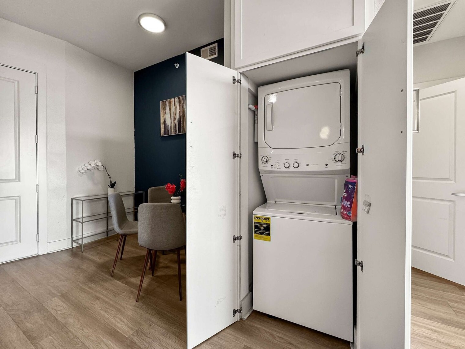 Building Photo - 2916 Indiana St