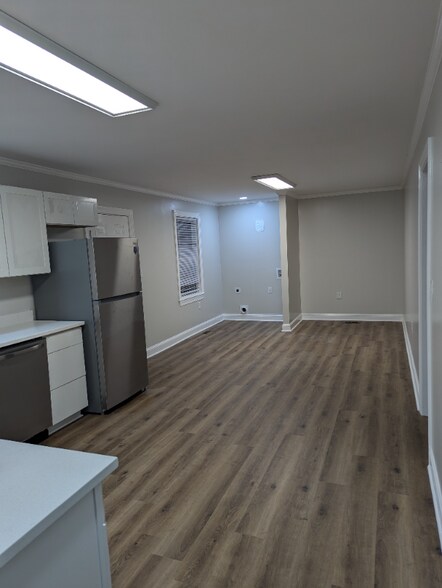 Building Photo - 1025 Hazelwood Dr